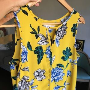 Floral sleeveless blouse top